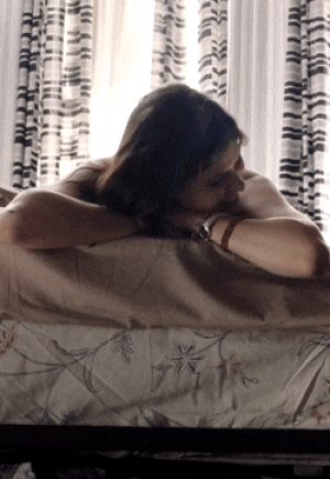 Alexandra daddario, glimpse of boobs